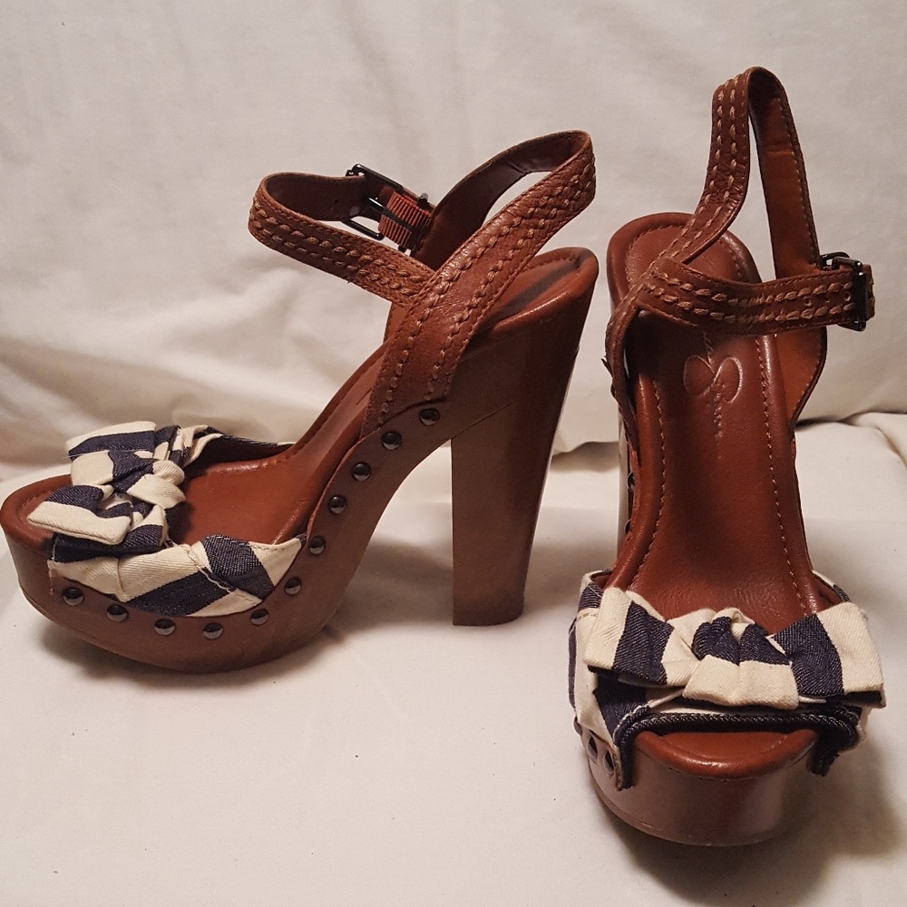 JESSICA SIMPSON PLATFORM PUMP 6.5